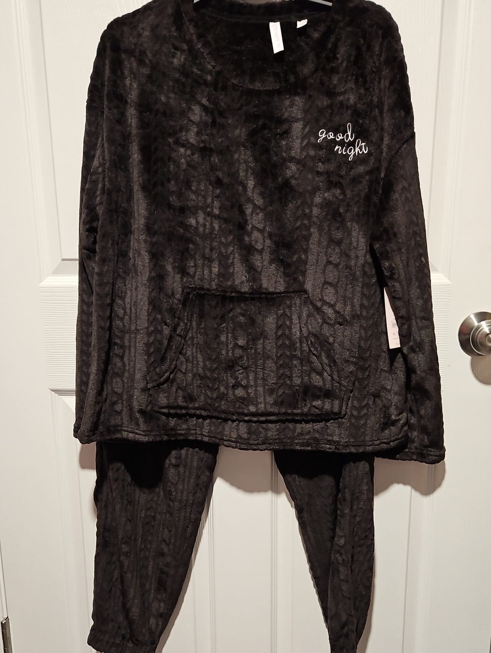 Cozy Women's Black 'Good Night' Plush Pajama Set